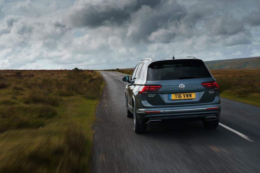 Volkswagen Tiguan Allspace R-Line 2018 года  (UK) (фото 11 из 40)